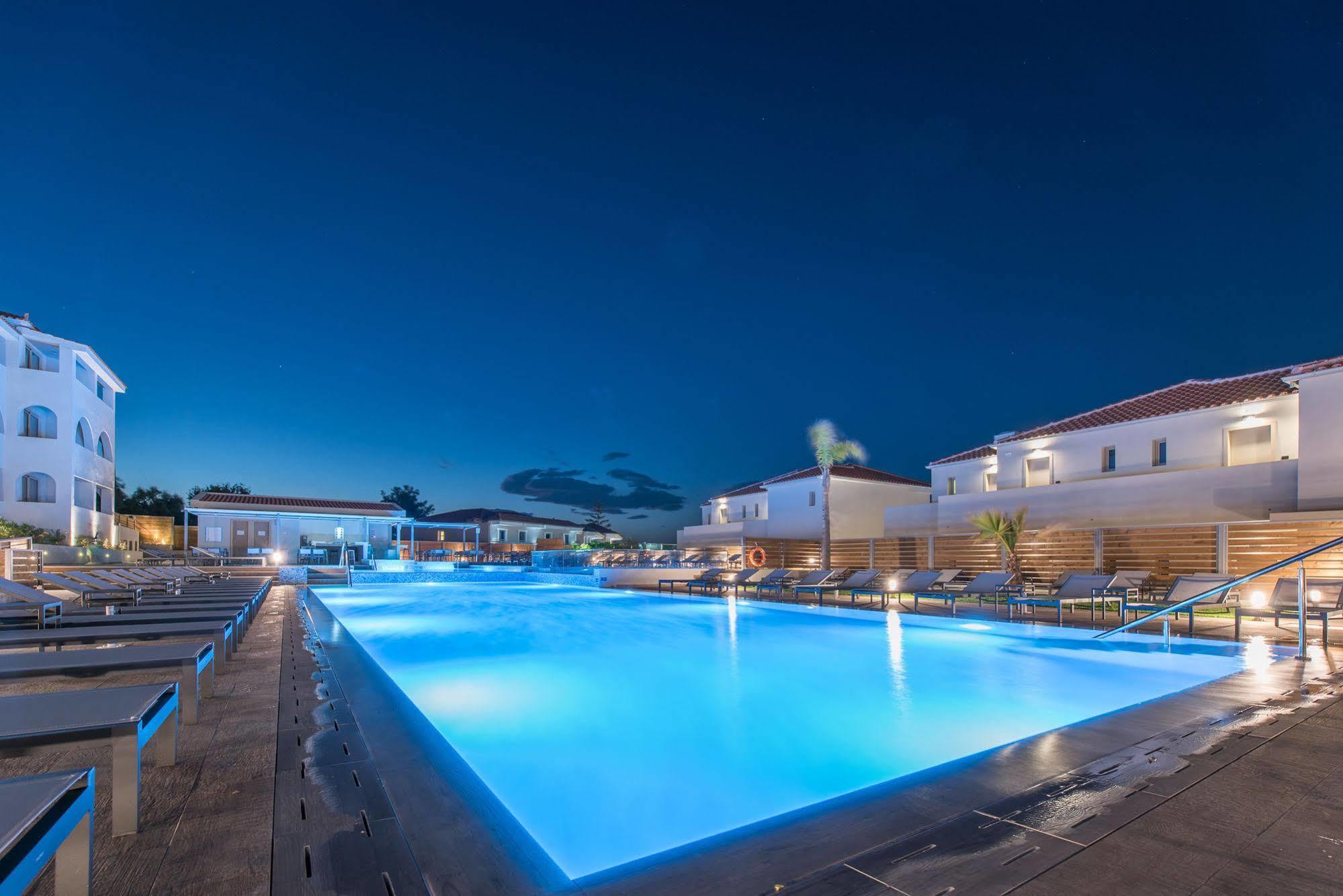 Azure Resort & Spa Циливи Экстерьер фото
